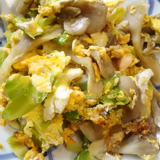 舞茸とキャベツの卵炒め(^^)